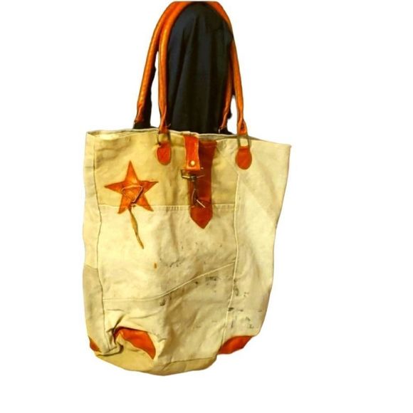 Distressed and recycled hobo leather bag - Picture 1 of 5